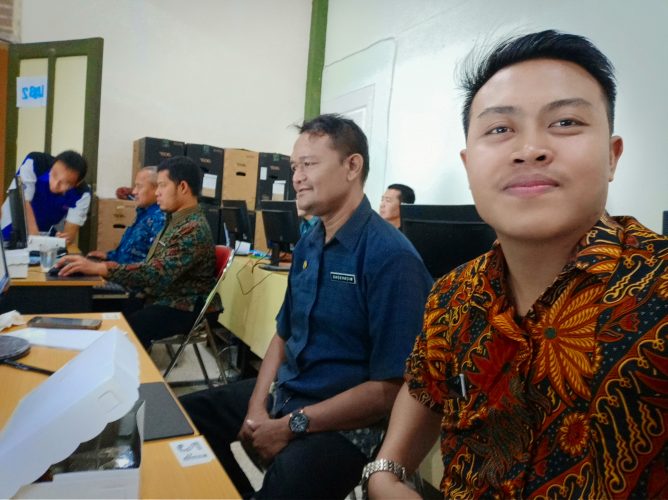 Pelatihan TIK Bagi admin PPID Pembantu SE - Kota Madiun di Universitas Widya Mandala Madiun.